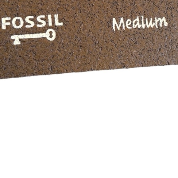 NEW Fossil Black Leather Belt with Silver Buckle Size Medium 39" - Picture 3 of 6